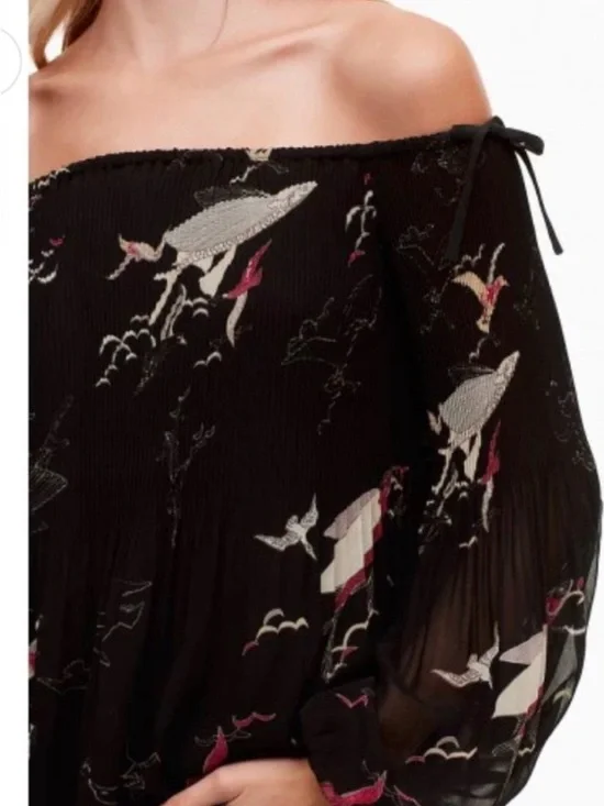 Aritzia Wilfred Black Pleated Sheer Bird Turtle Print Off Shoulder Top Size XXS - Picture 2 of 11